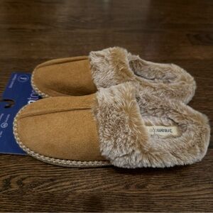 NWT Dream Toe Women's Tan Faux Fur Slippers Size Large 9-10
